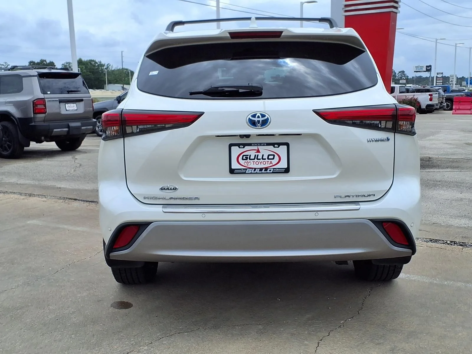 Used 2021 White Toyota Platinum image 7