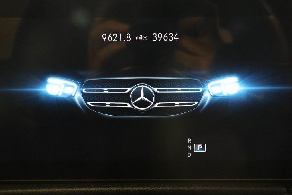 Certified Used 2023 Mountain Gray Metallic Mercedes-Benz GLB 250 image 18