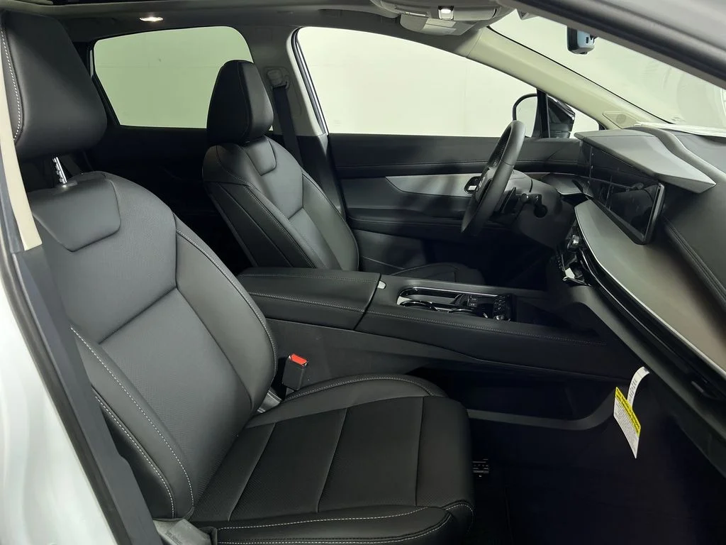 New 2026 White Nissan SL image 26