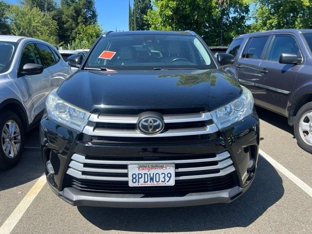 Used 2019 Black Toyota XLE image 2