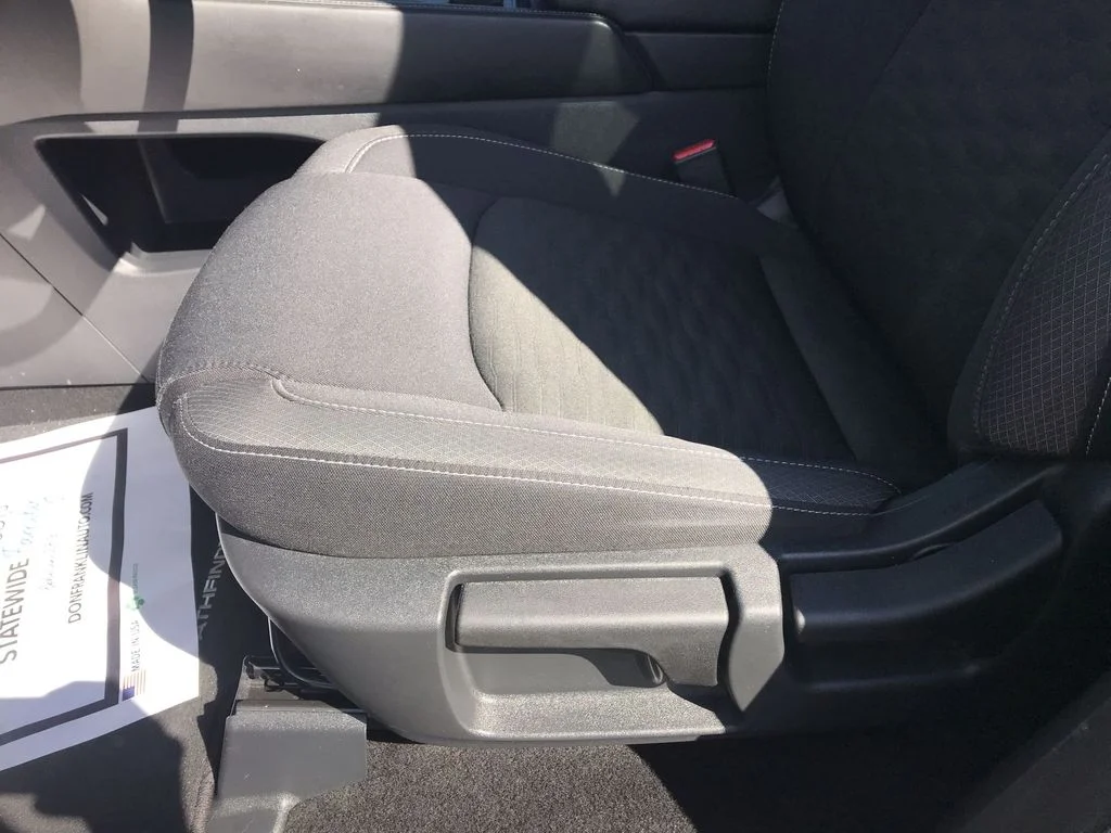 Used 2024 Gray Nissan S image 12