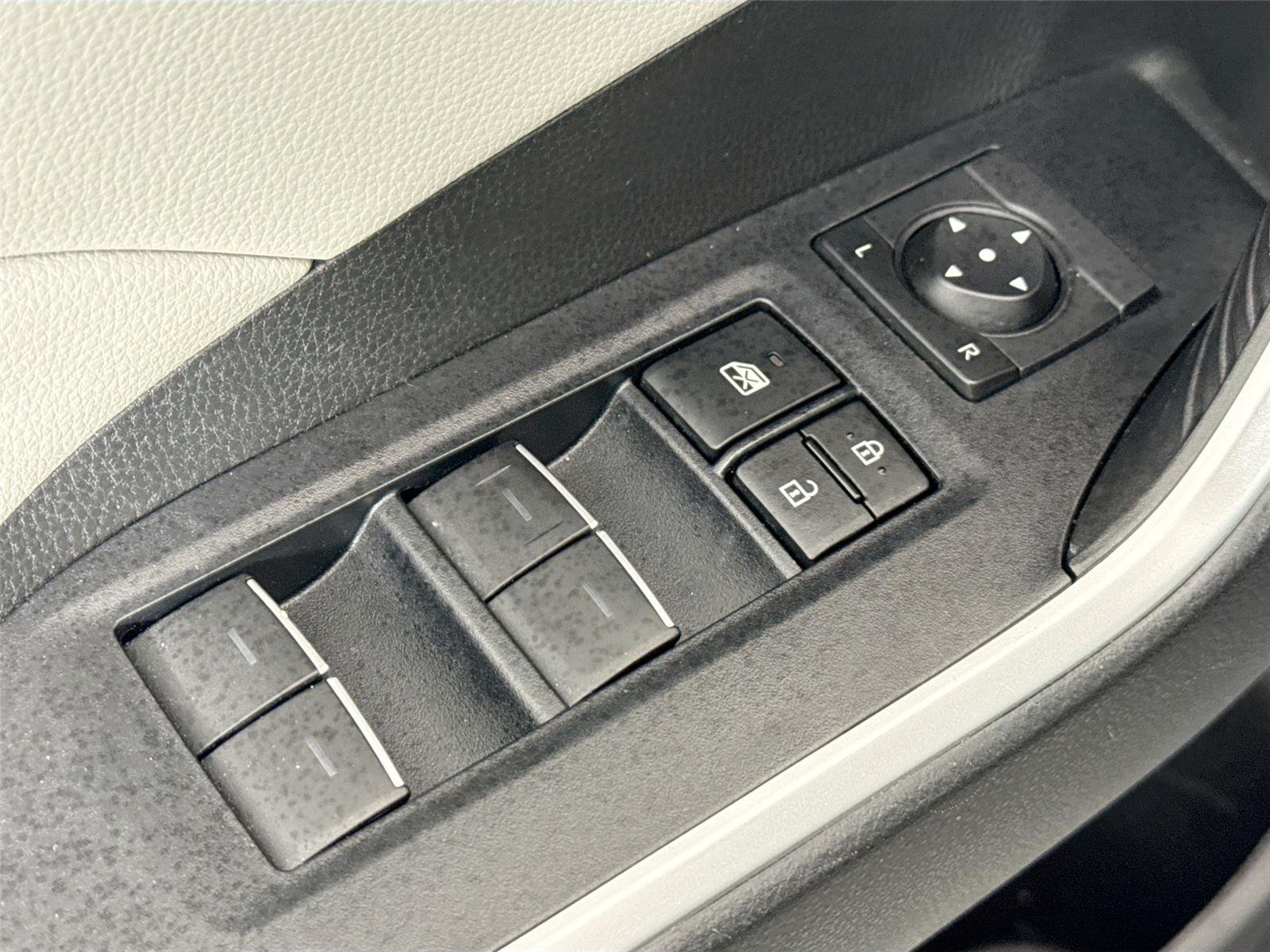 Used 2022 Silver Sky Metallic Toyota XLE image 25