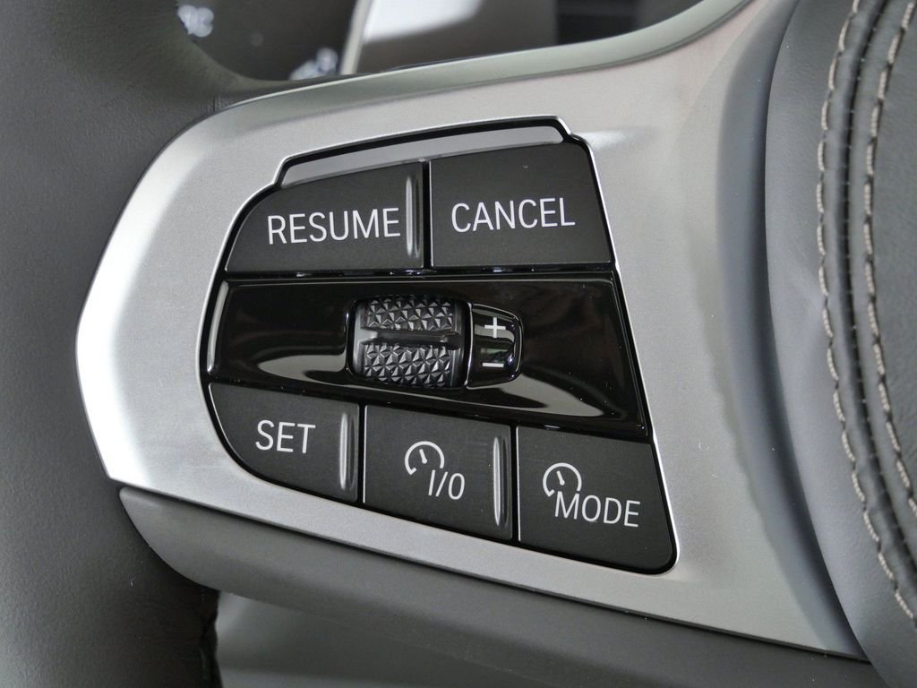 New 2026 Dravit Grey Metallic BMW xDrive40i image 41