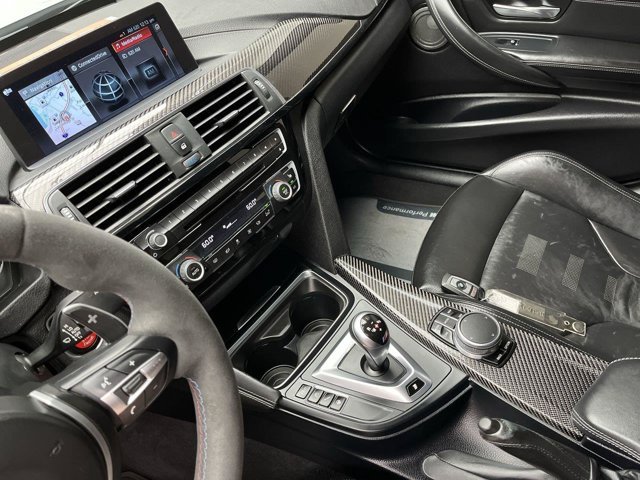 Used 2018  BMW CS image 17
