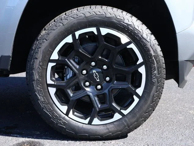 2026 Chevrolet Colorado Z71 - Photo 23
