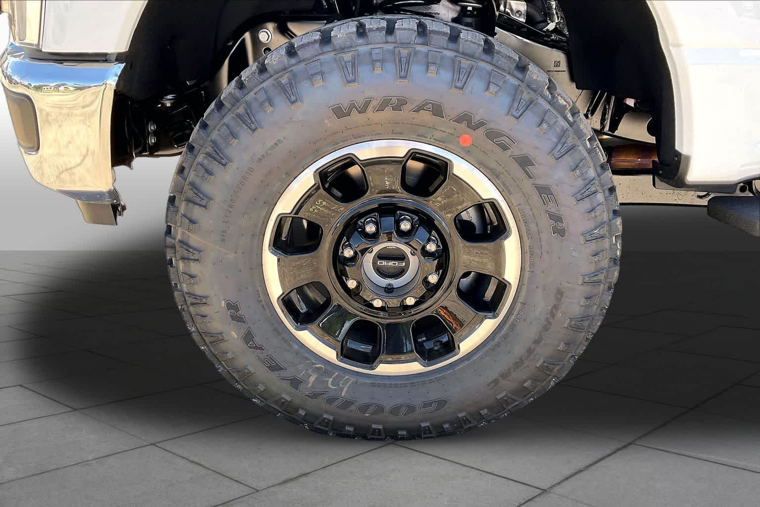New 2026 Oxford White Ford F-250® Lariat® image 11