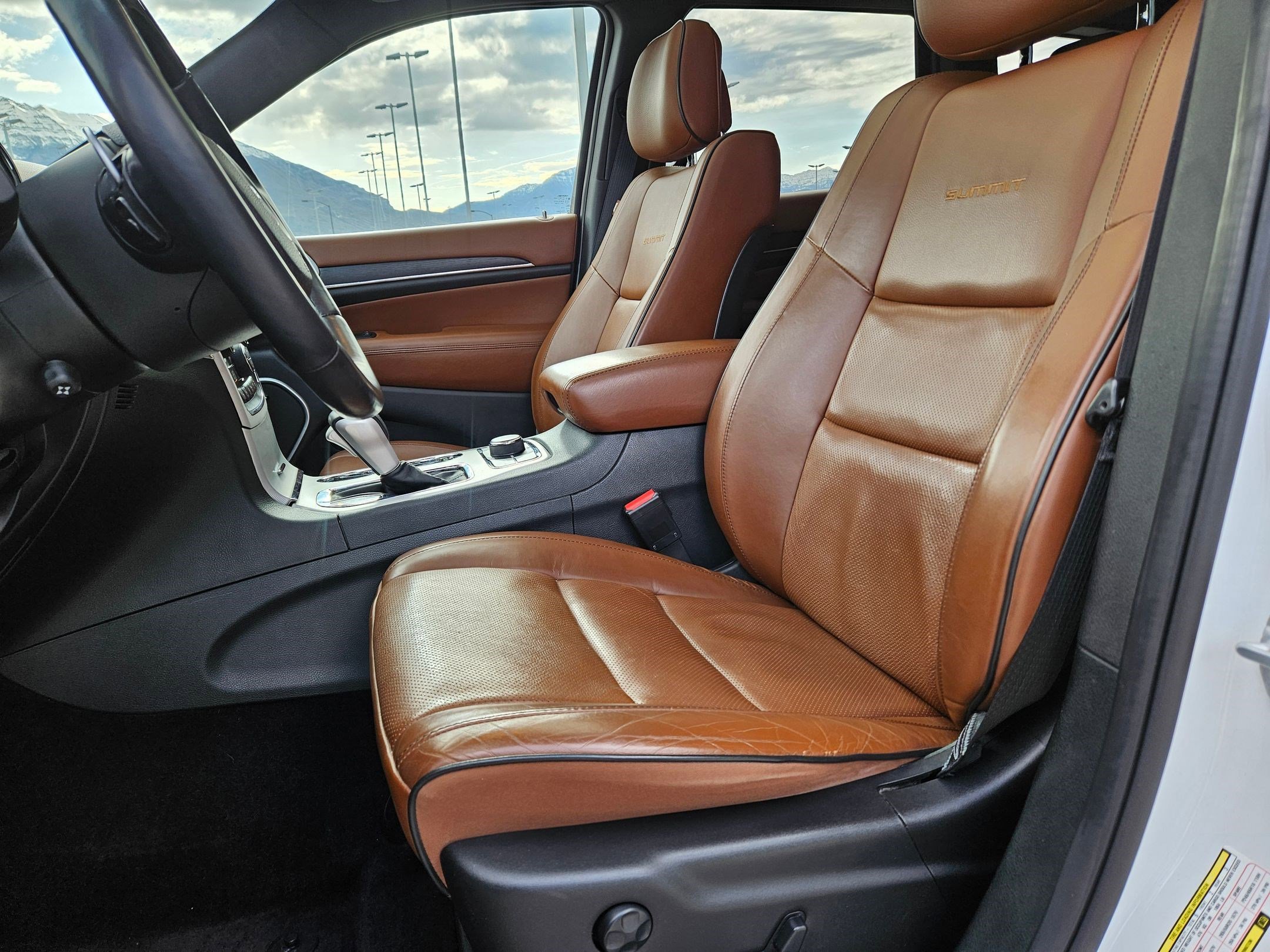 Used 2018 Ivory 3-Coat Jeep Summit image 15
