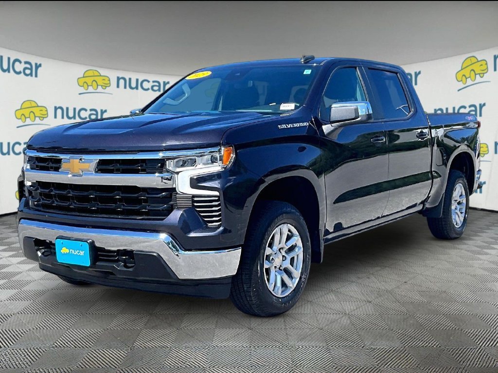 Used 2023 Gray Chevrolet LT image 3