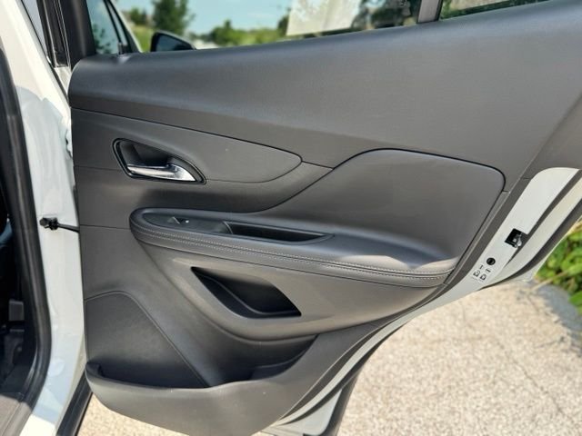 Used 2022 Summit White Buick Preferred image 15