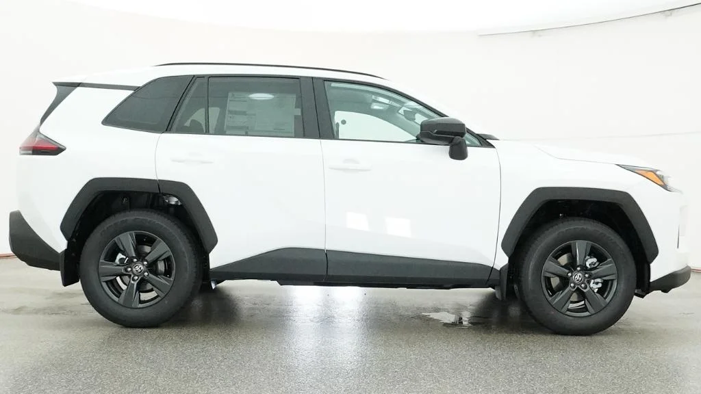 New 2026 Ice Cap Toyota LE image 30