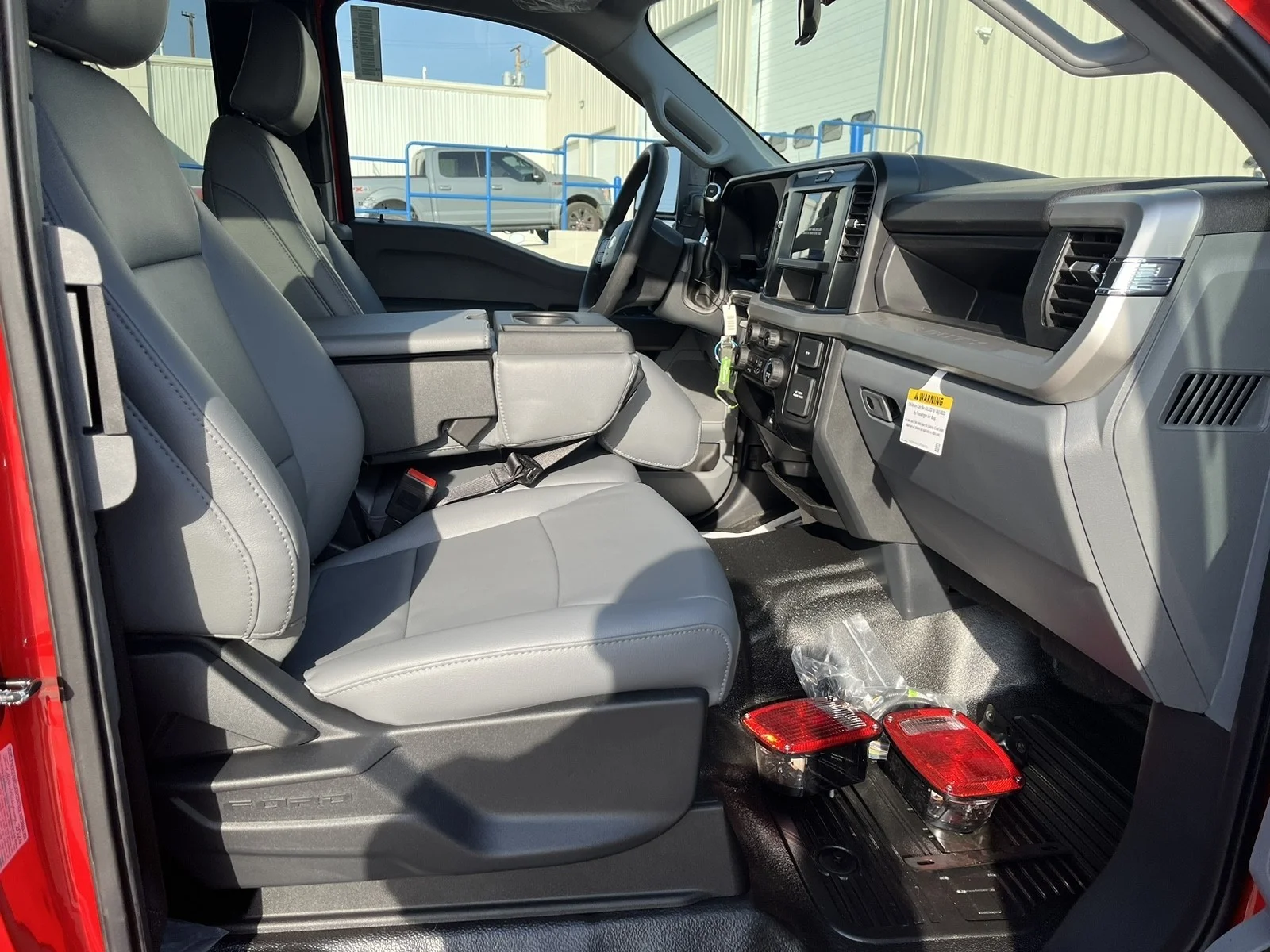 2025 Ford F-350 Super Duty Chassis Cab XL - Photo 12