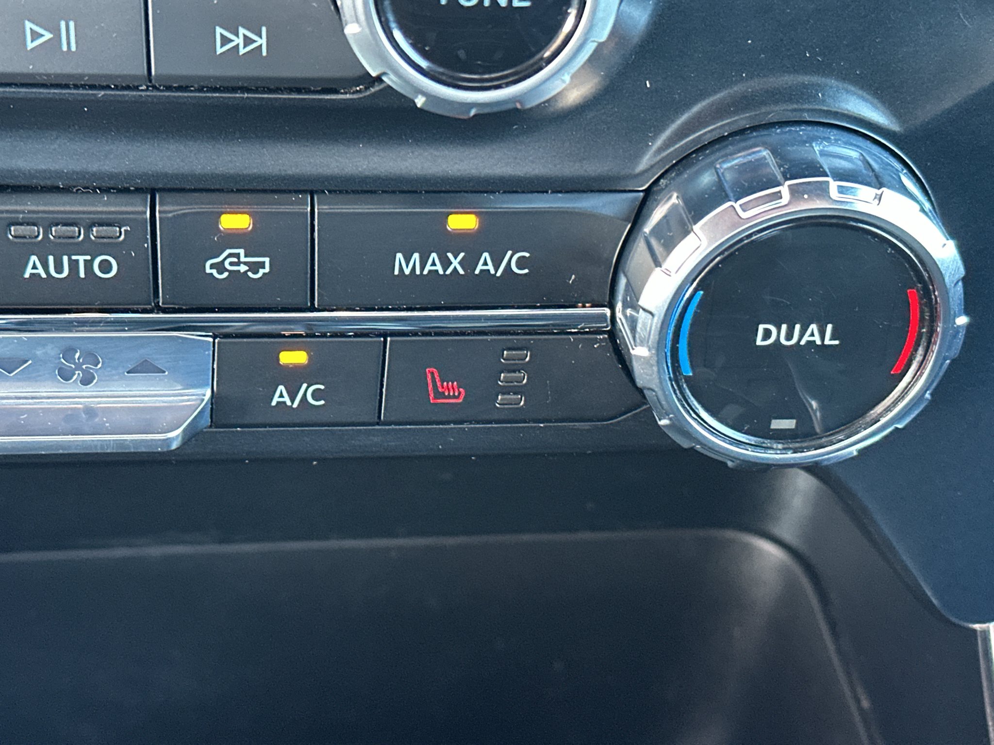 Used 2023 Oxford White Ford XLT image 27