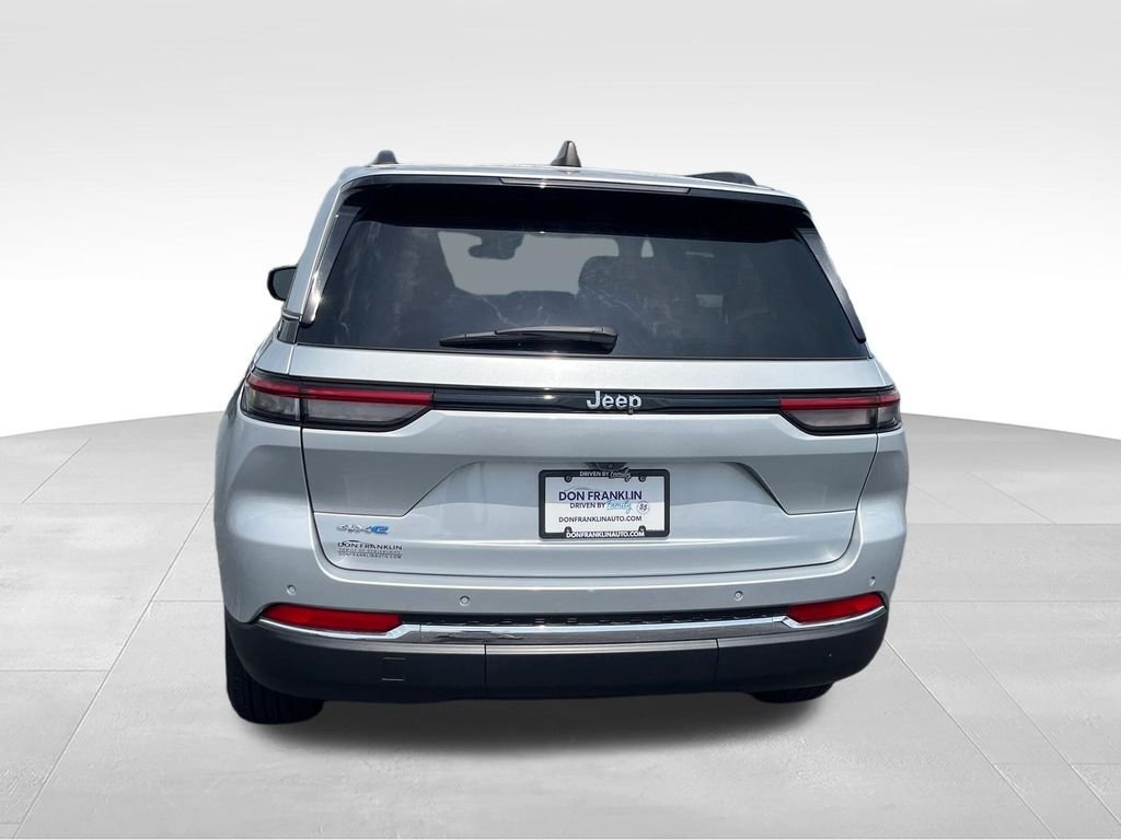 Used 2022 Silver Jeep 4xe image 4