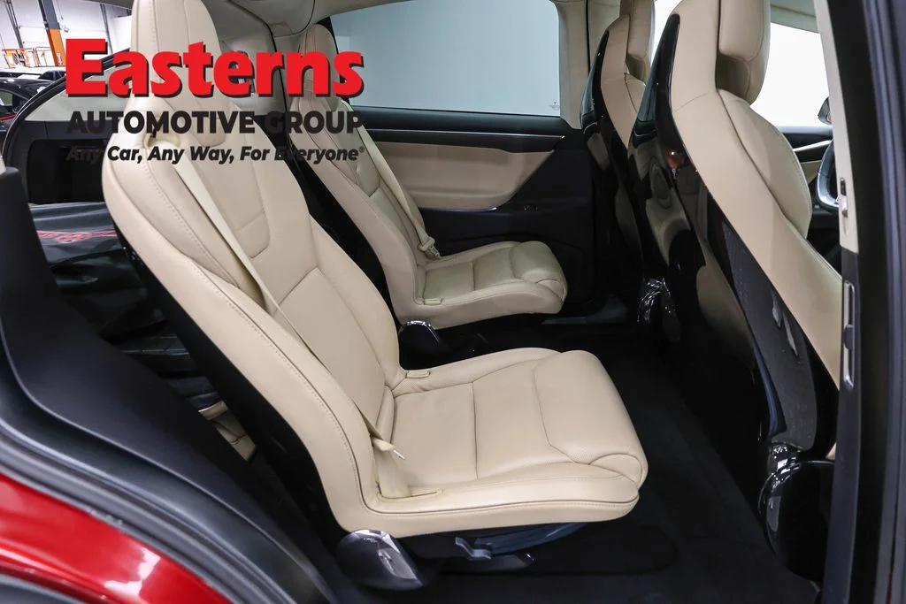 Used 2016 Red Tesla P90D image 22