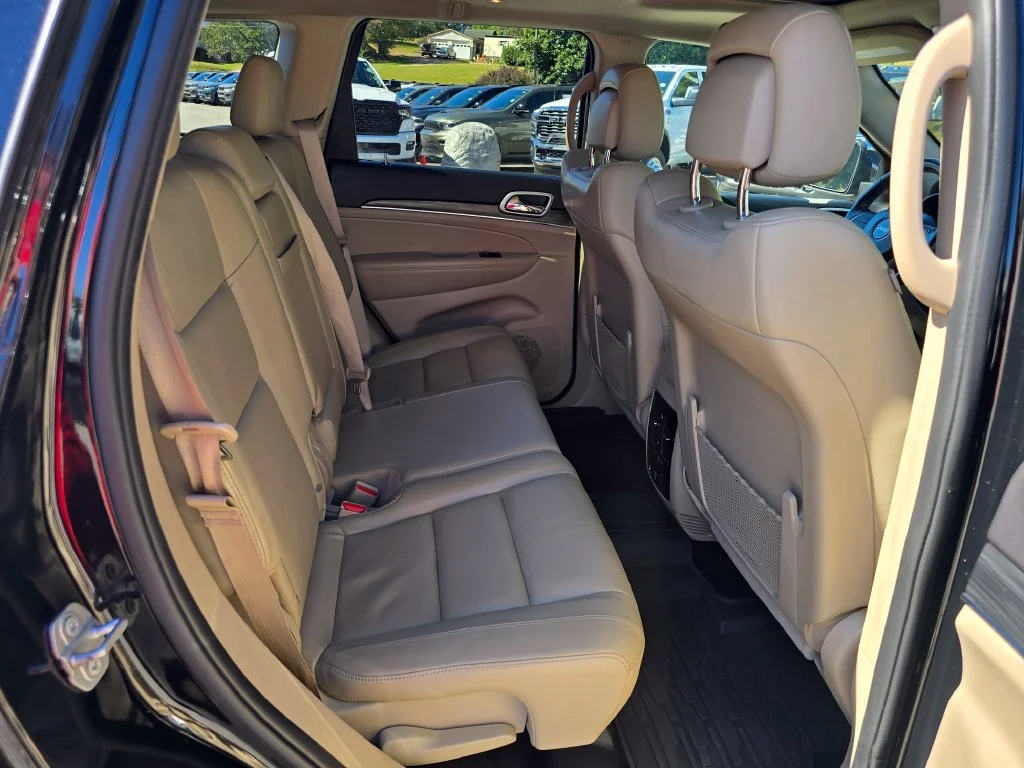 Used 2020 Black Jeep Limited image 27