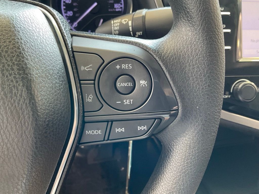 Used 2019 White Toyota LE image 13