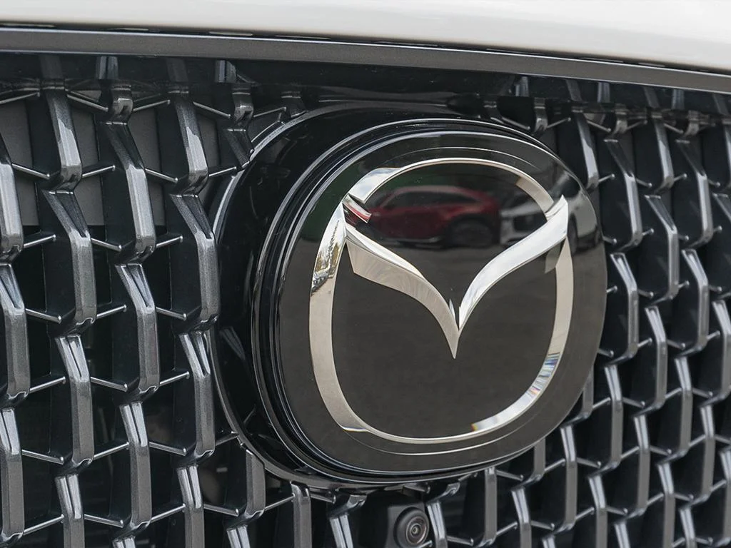 New 2025 Rhodium White Metallic Mazda Signature Company Car Clearance. Save with a demo! image 9