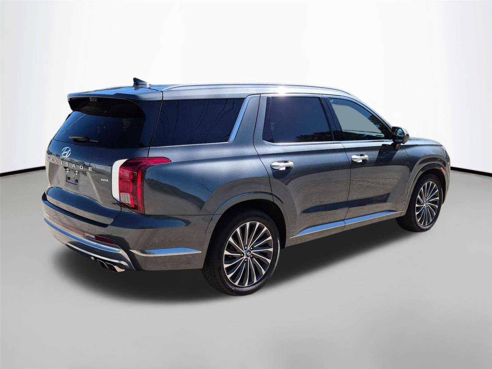 Used 2023 Robust Emerald Hyundai Calligraphy image 5