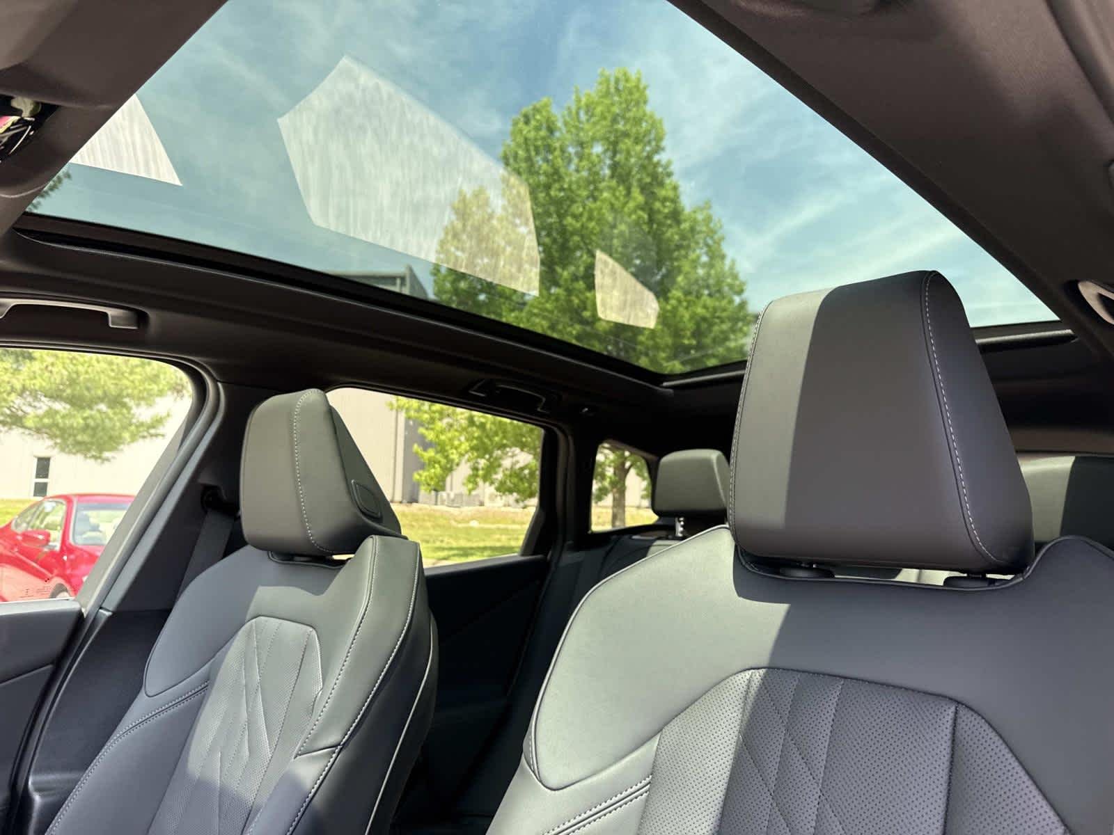 New 2026 Skyscraper Grey Metallic BMW 30 xDrive image 4