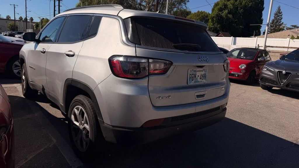 Used 2024 Silver Jeep Latitude image 4
