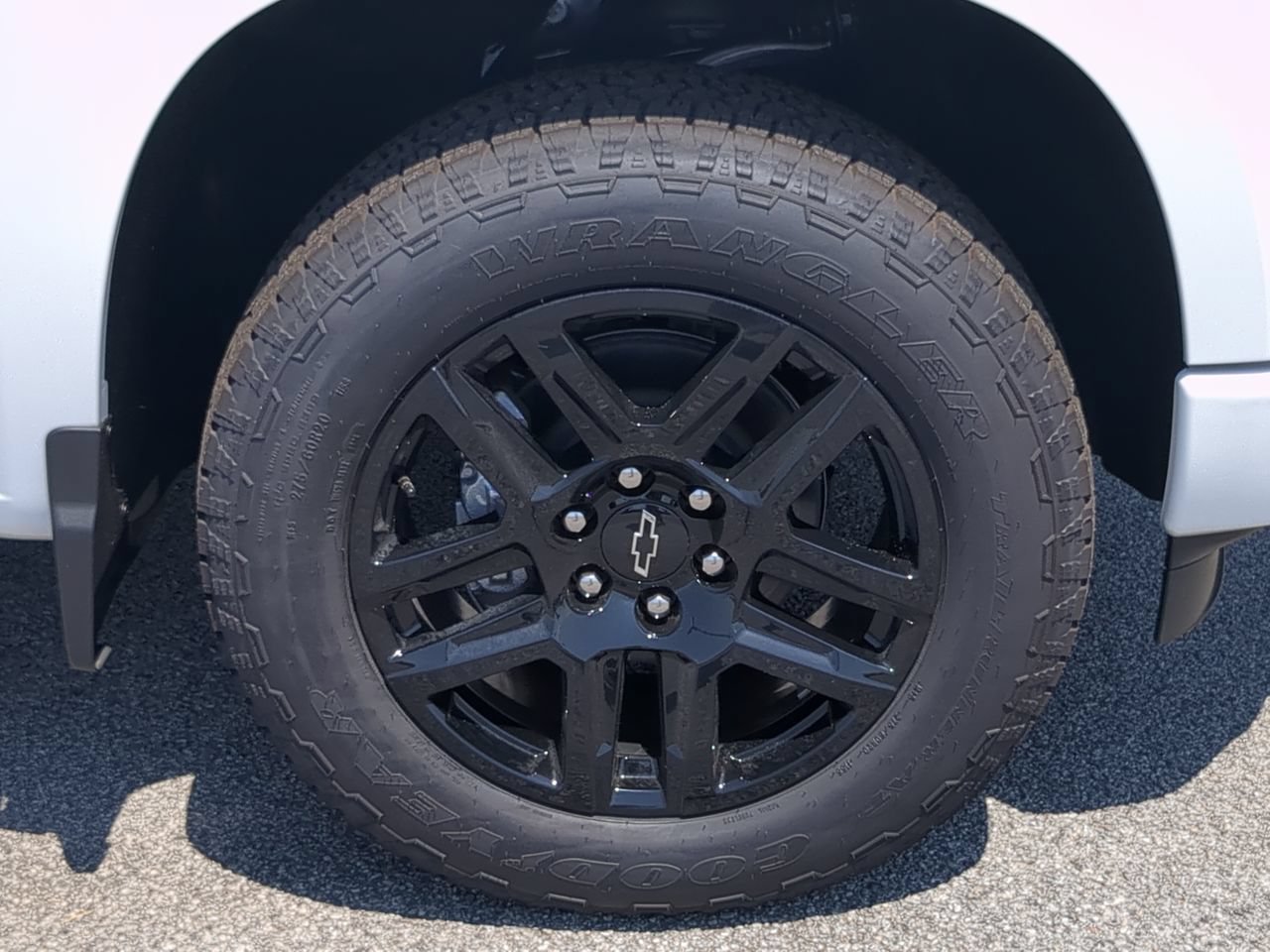 New 2026 Summit White Chevrolet RST image 10
