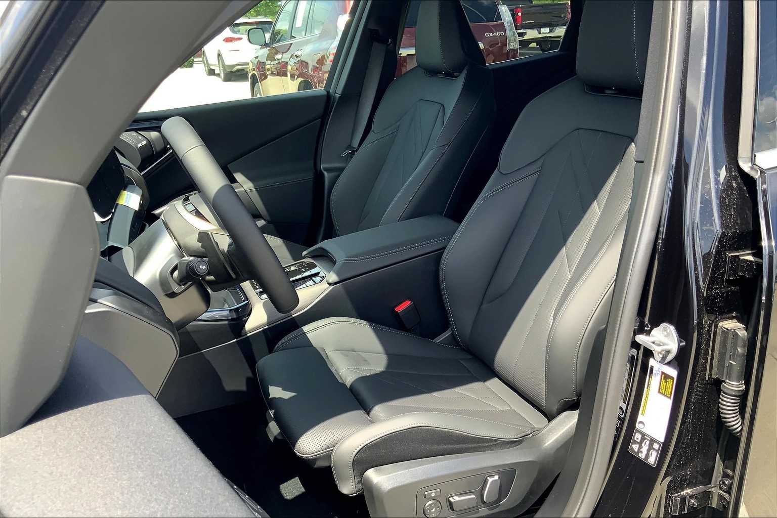 2025 BMW X3 30 - Photo 9