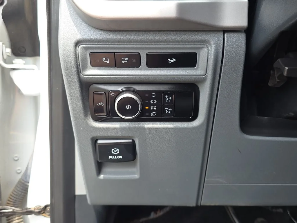 Certified Used 2023 Oxford White Ford XLT image 23