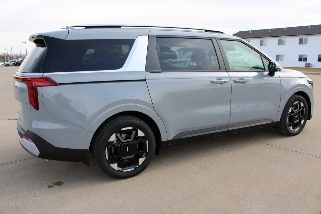 New 2026 White Kia EX image 4