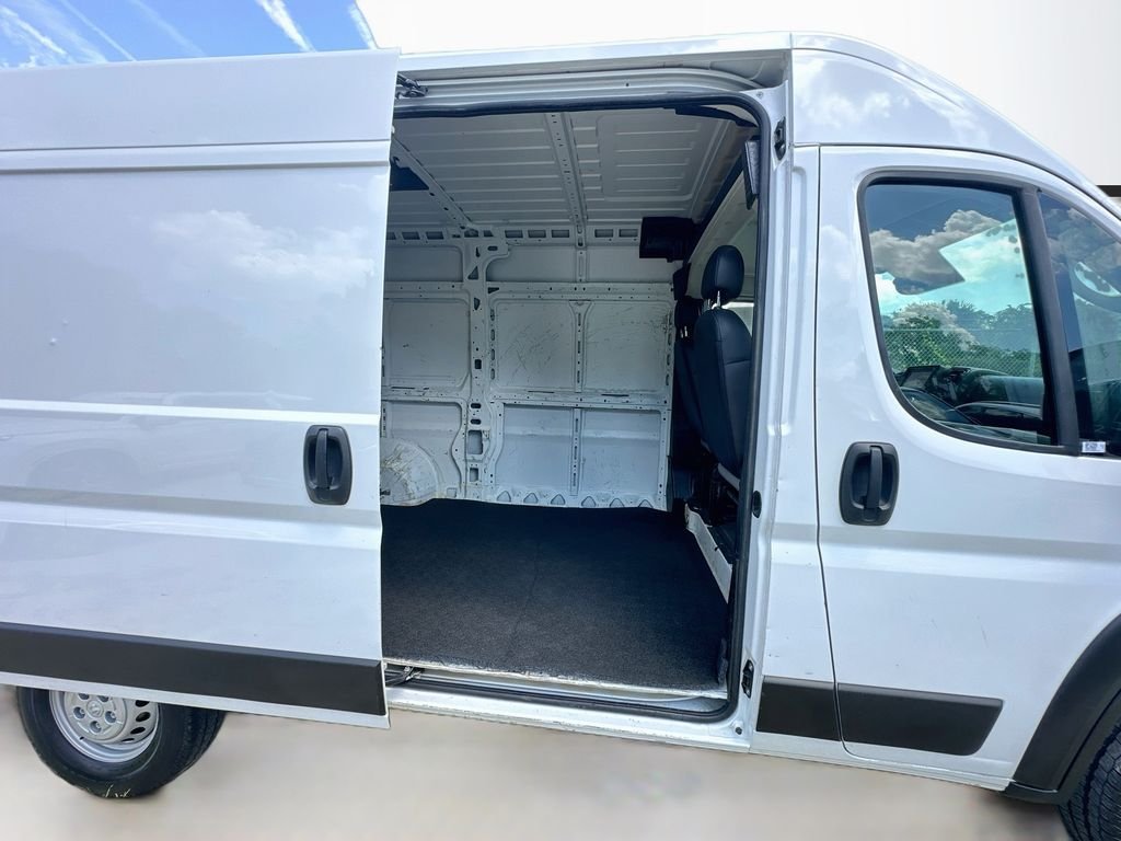 Used 2025 White Ram High Roof image 25