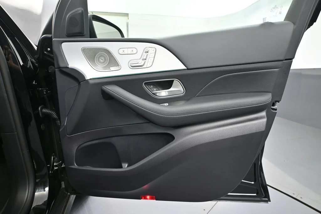 Used 2026 Black Mercedes-Benz GLS 450 image 45