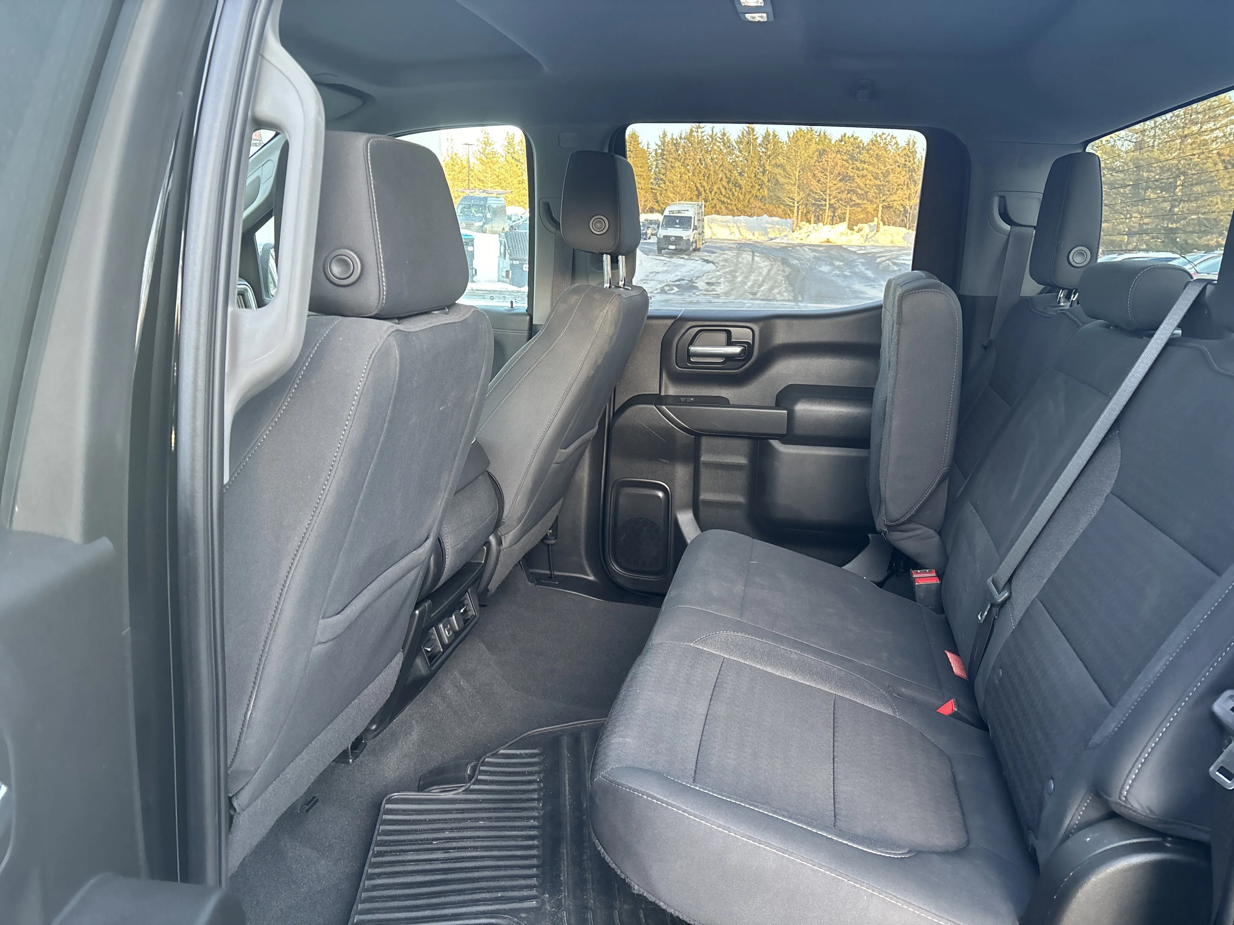 2022 Chevrolet Silverado 1500 LT - Photo 11
