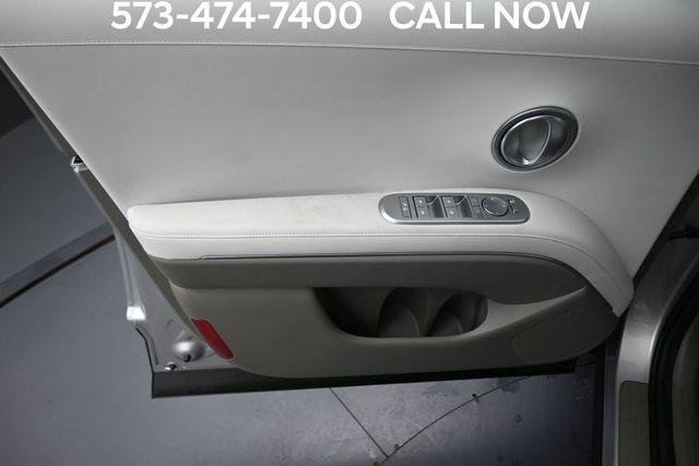 New 2026 Silver Hyundai SEL 7P image 10