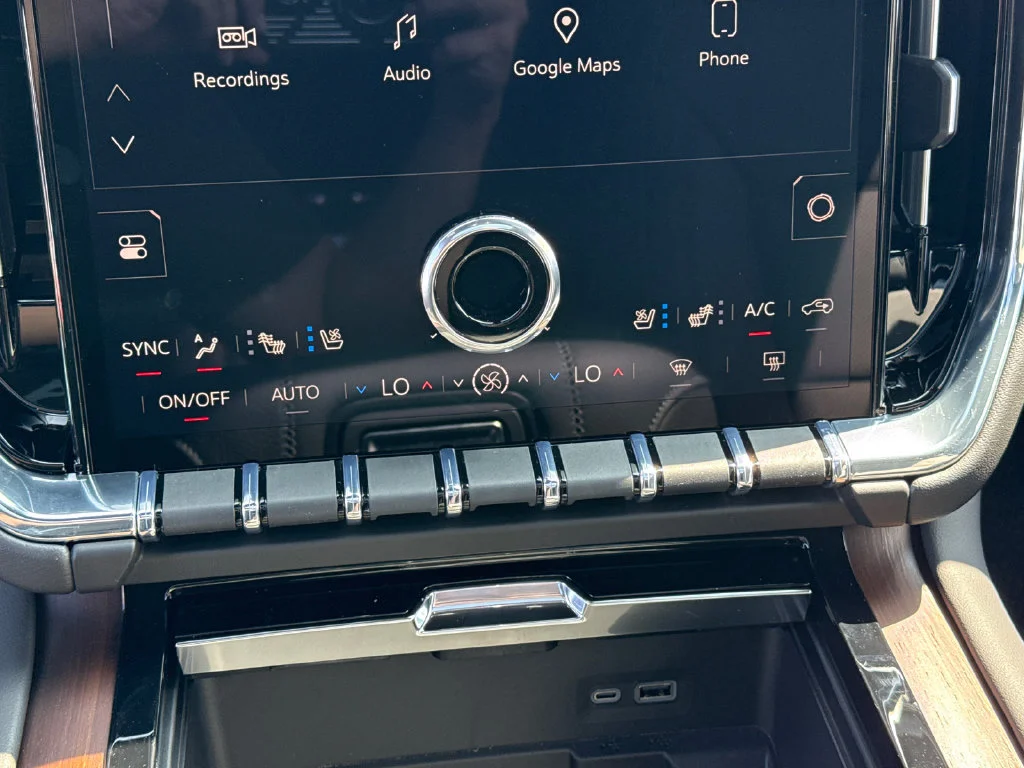 2026 GMC Yukon XL Denali - Photo 24