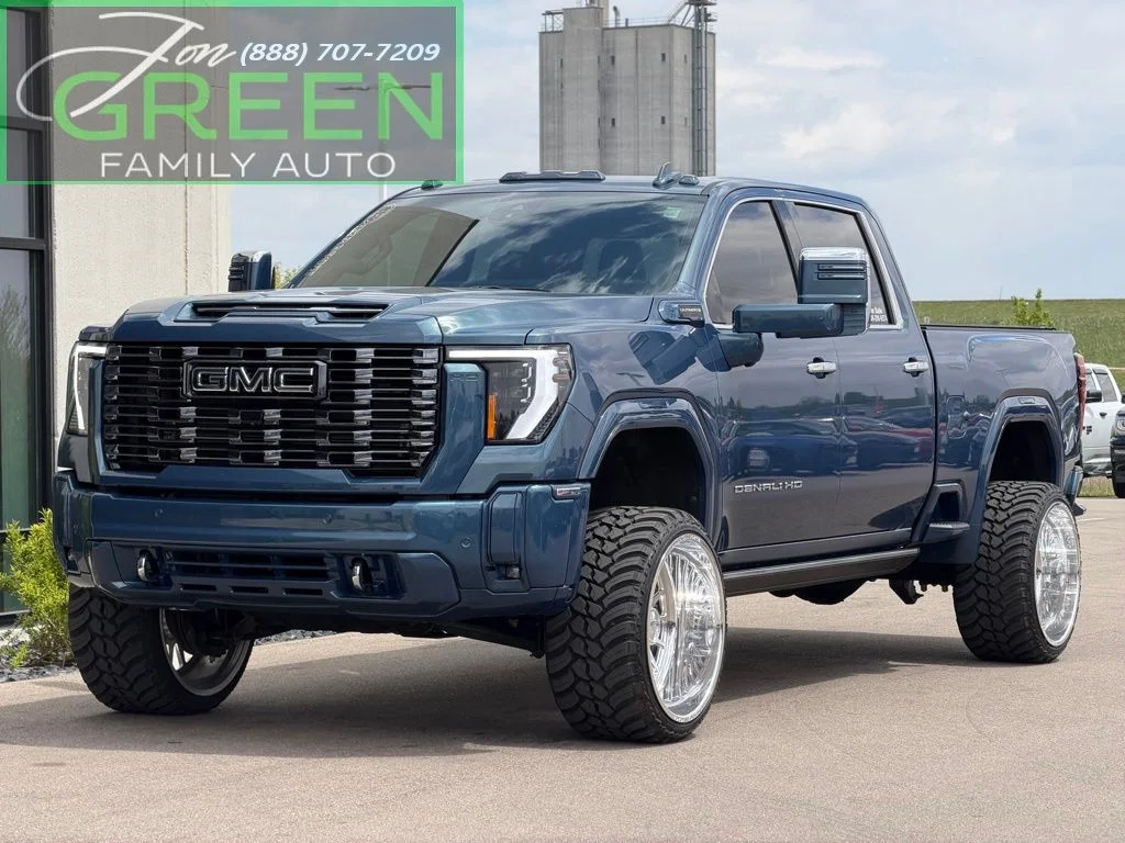 2025 GMC Sierra 4WD Crew Cab Long Box Denali Ultimate's photo