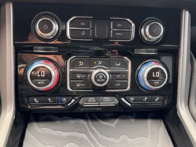 Used 2024 Onyx Black GMC Denali image 39