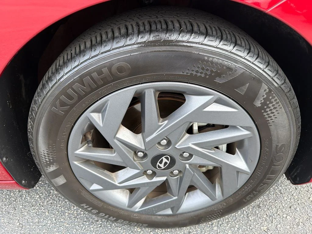 Used 2024 Red Hyundai SEL image 12
