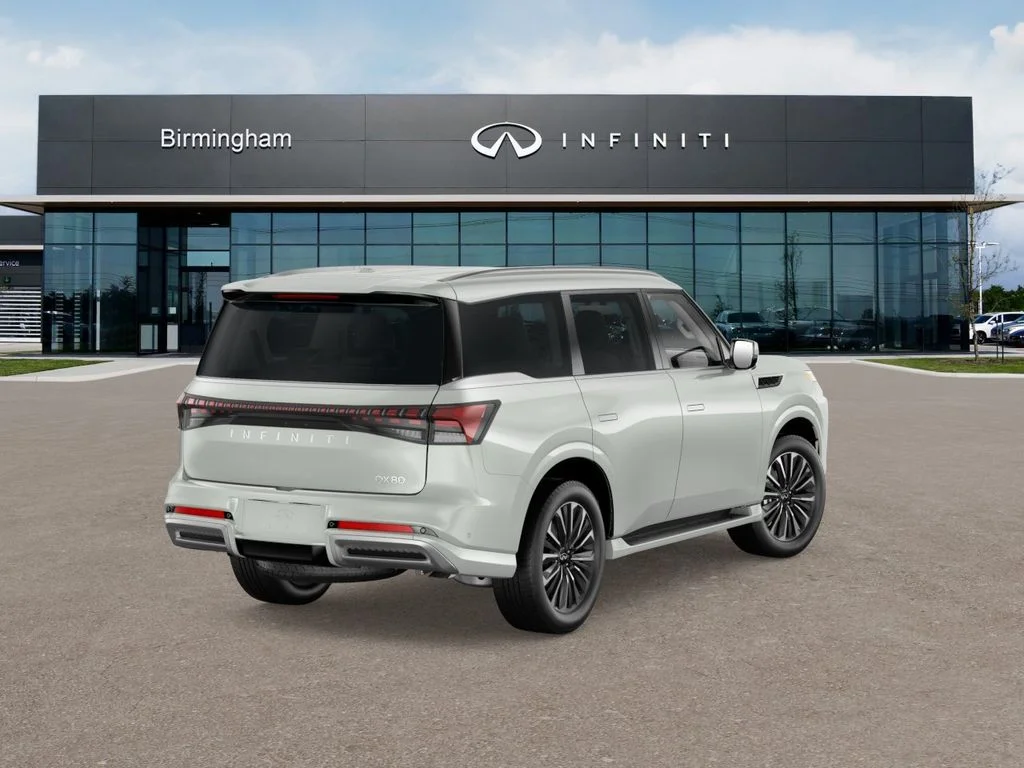 New 2026 RADIANT WHITE INFINITI LUXE image 5