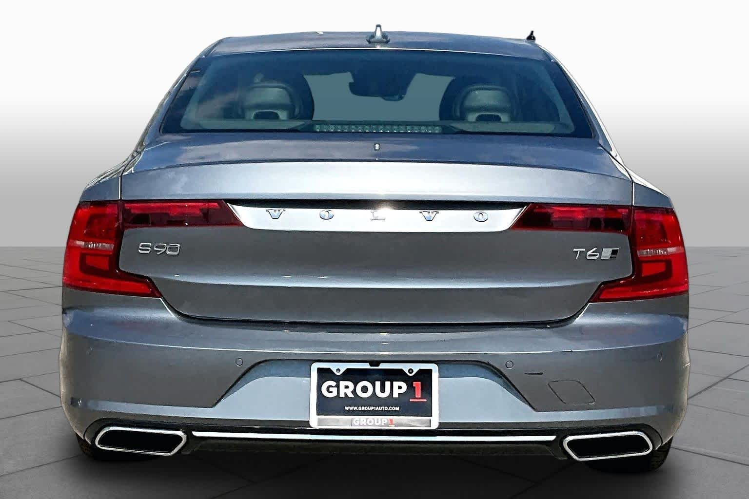 Used 2017 Osmium Grey Metallic Volvo Inscription image 5