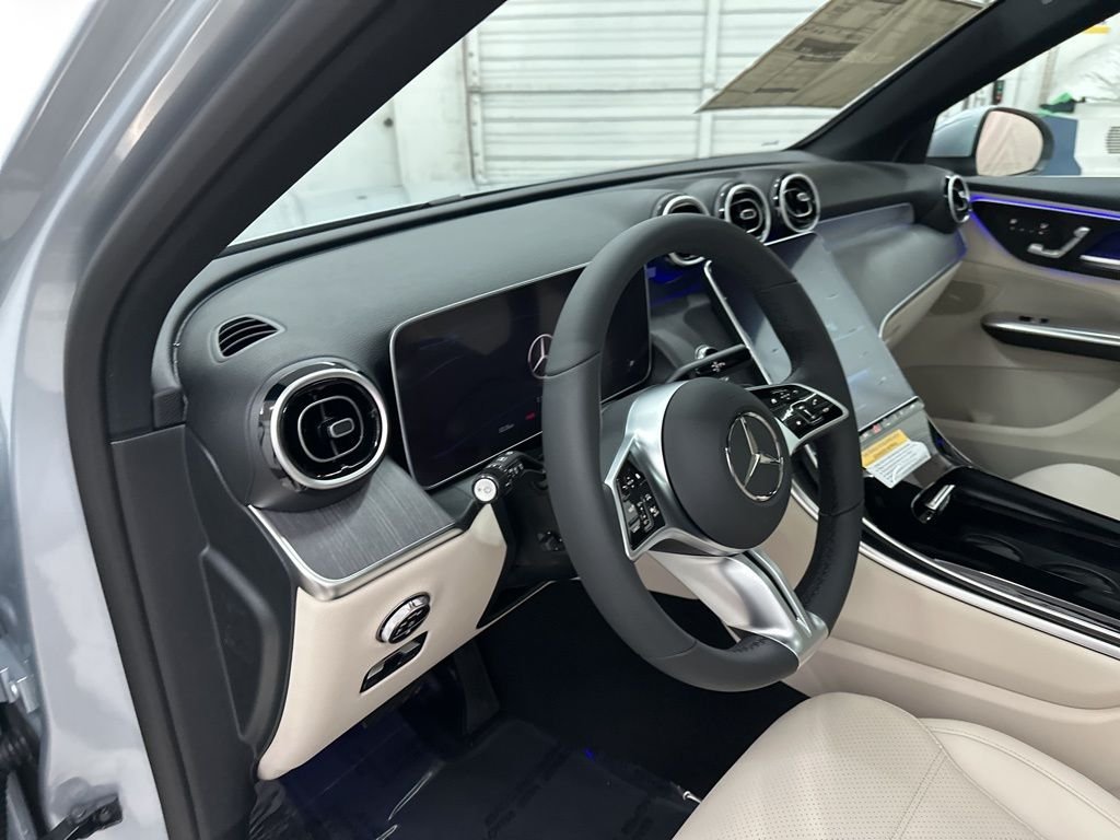 Used 2026 Silver Mercedes-Benz GLC 300 image 9