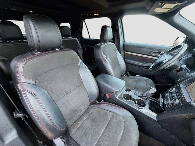 Used 2018 Gray Ford XLT image 31