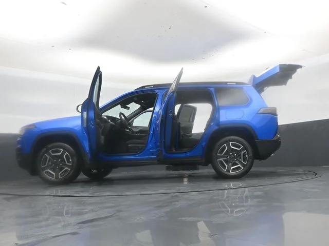 New 2026 Hydro Blue Pearl-Coat Exterior Paint Jeep Laredo image 55