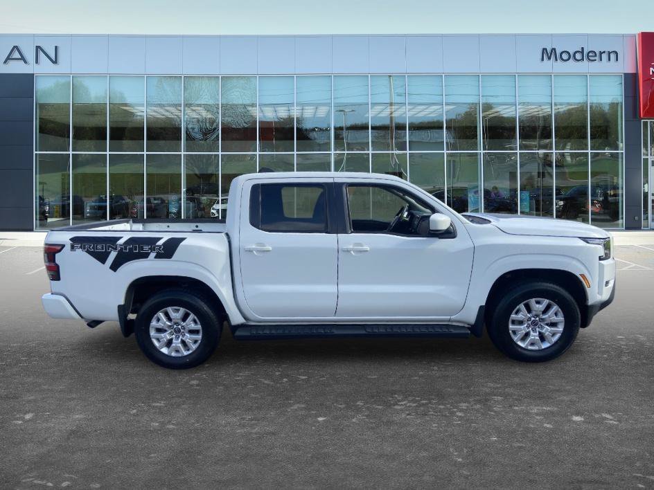 Used 2023 Glacier White Nissan SV image 7
