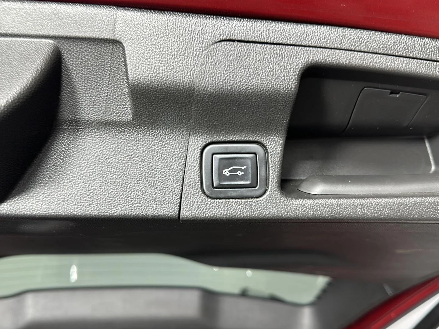Used 2021 Cayenne Red Tintcoat GMC SLE image 9