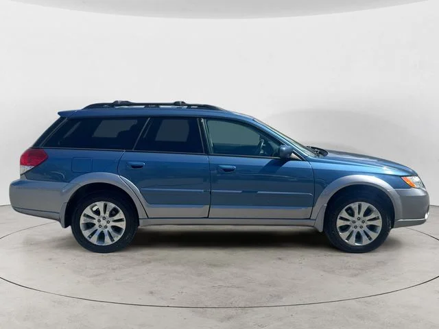 Used 2009 Quartz Silver Metallic Subaru 2.5i image 4