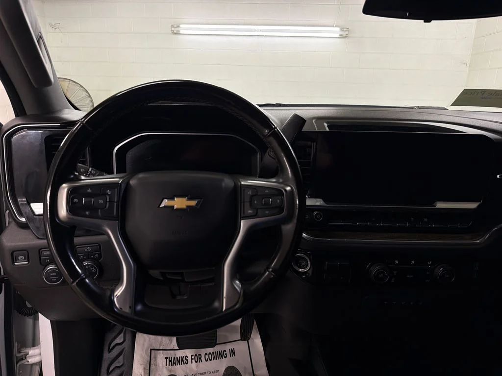 Used 2024 White Chevrolet LT image 9