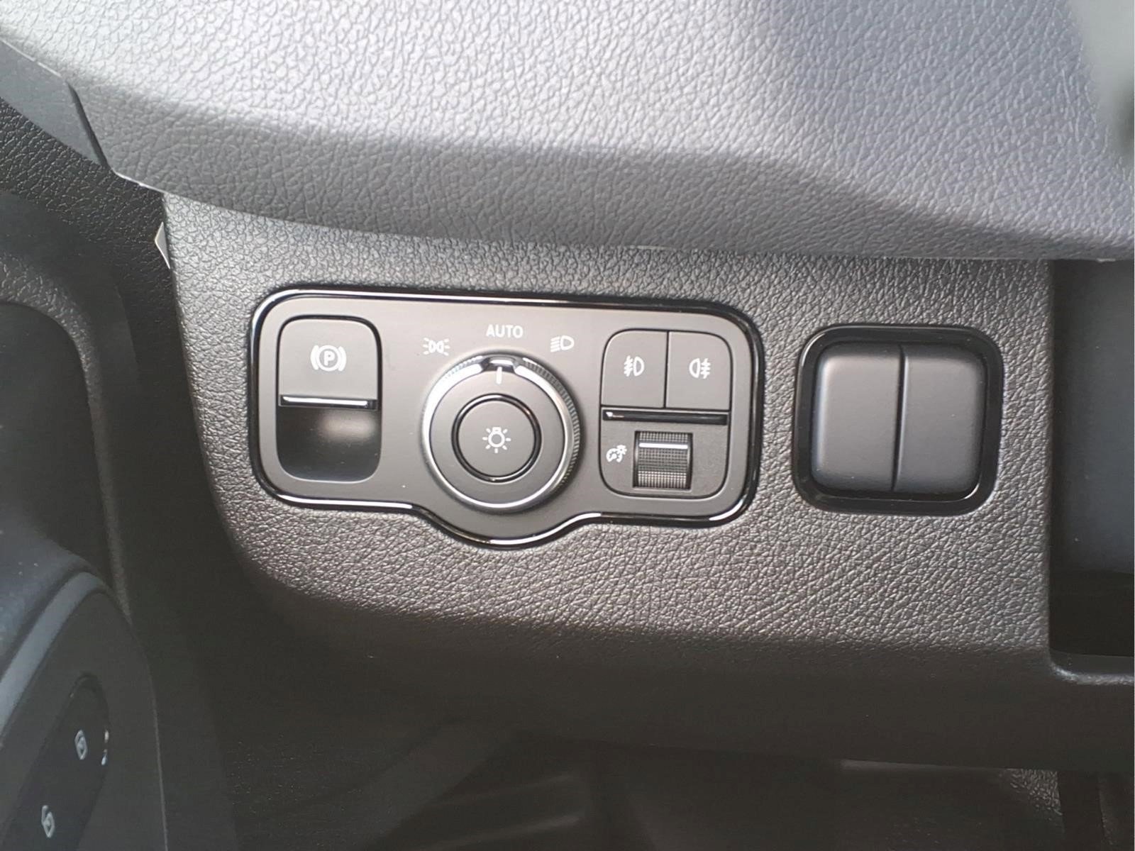 New 2026 Tenorite Gray Metallic Mercedes-Benz  image 28