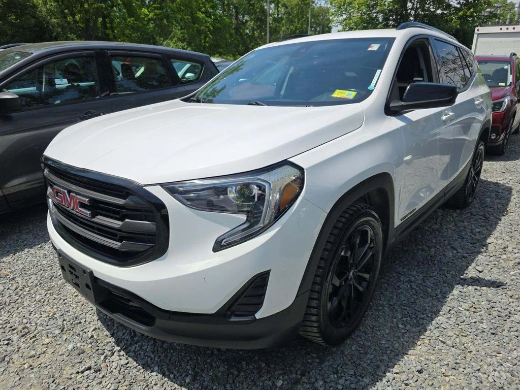 Used 2021 White GMC SLE image 6