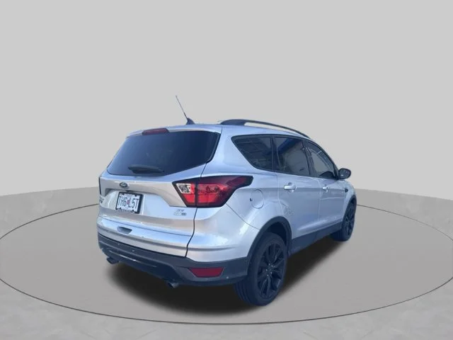 Used 2019 Silver Ford SE image 4