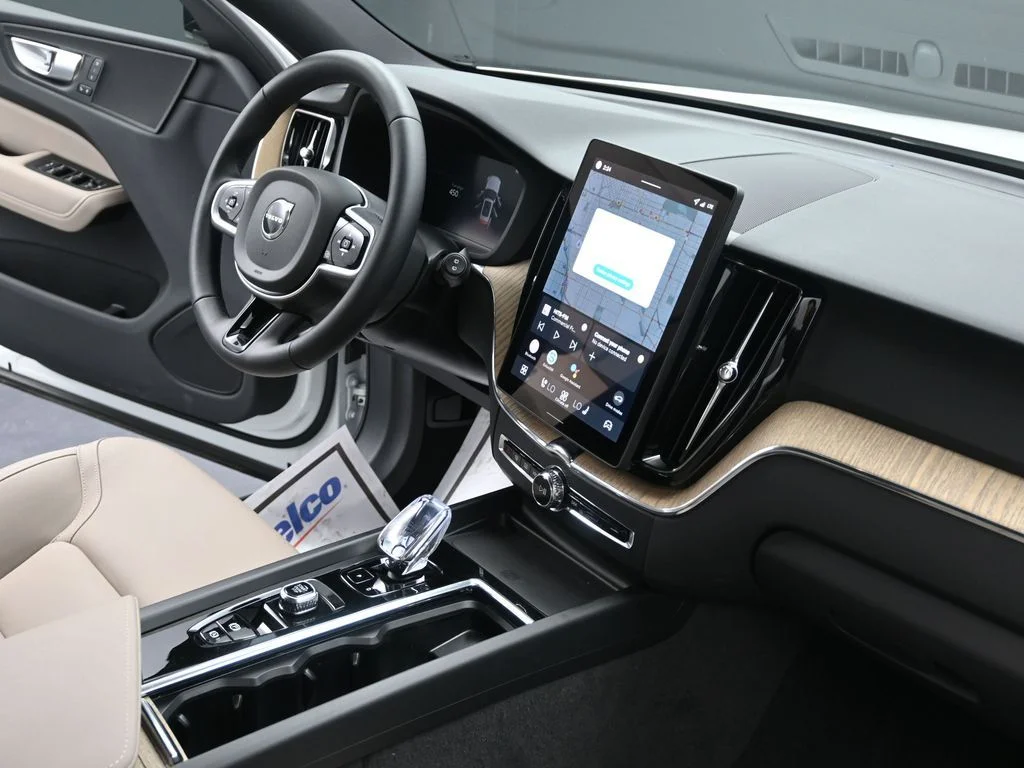New 2026 Crystal White Volvo Plus image 15