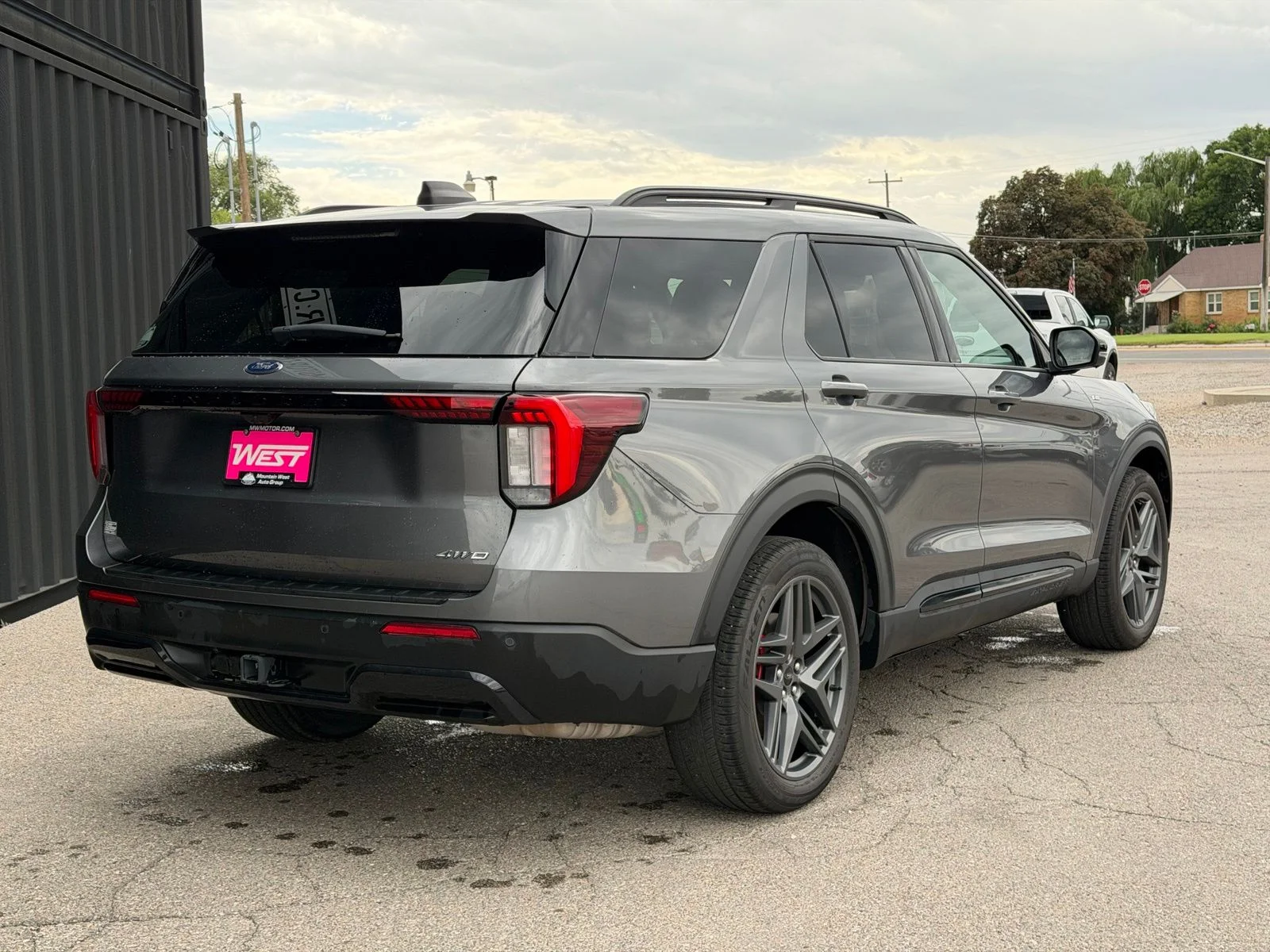 Used 2025 Gray Ford ST-Line image 7